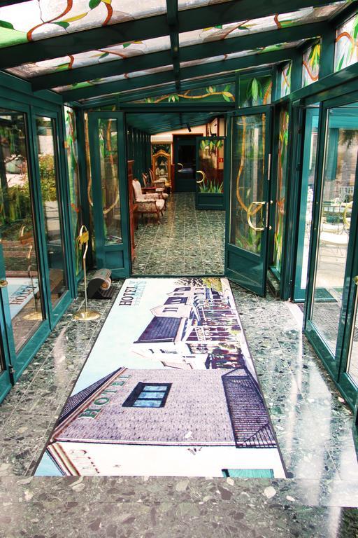 Hotel Mat's Poznań Buitenkant foto